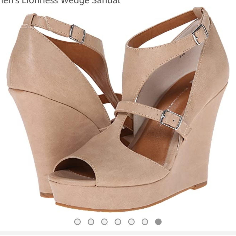 EUC Nude BC Lioness Wedges